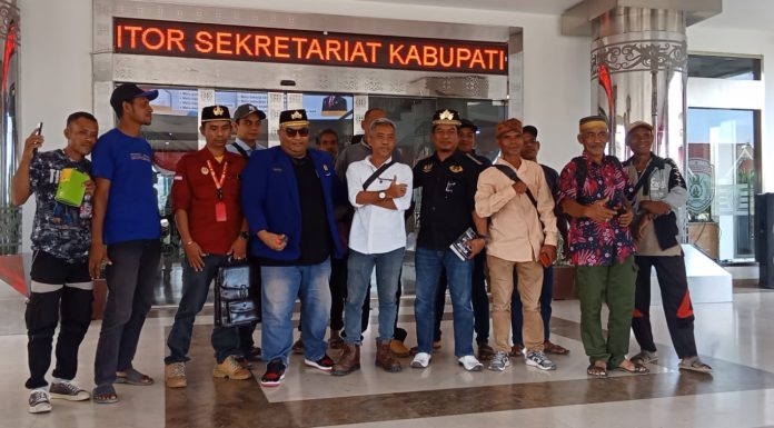 PT. KAN Tidak Penuhi Undangan Pemkab Kutim, Enam Poktan Kecewa