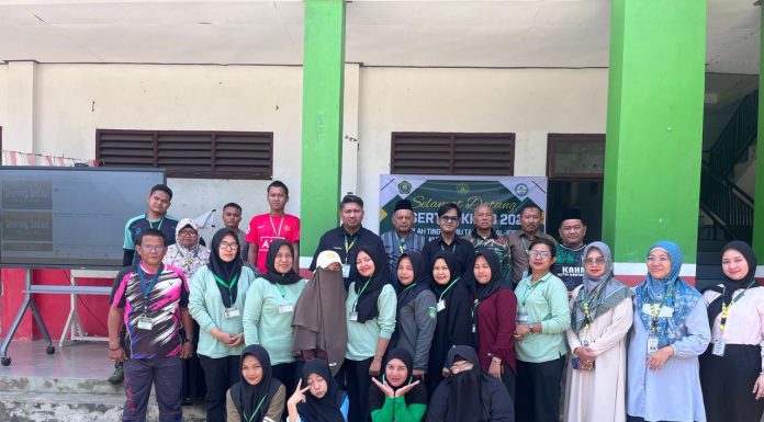 Ketua HMI Kukar Saat Isi PKKMB Ajak Mahasiswa STIT Al Idrus Masuk HMI, dan Bentuk Komisariat Persiapan.